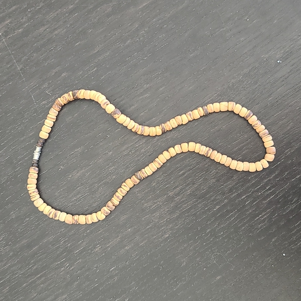 7/29 COCONUT SHELL NECKLACE